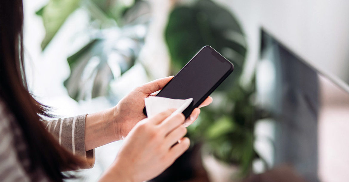 Cleaning iPhone 1200×628 facebook 1200×628 1 Cleaning iPhone 1200x628 facebook 1200x628 1