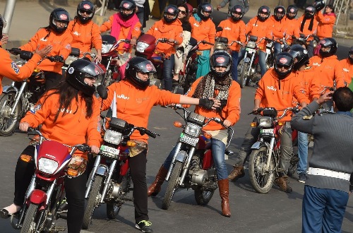 WOW 360|Women Riding Bikes to Earn a Living Has Become an Increasingly Popular Trend in Pakistan
