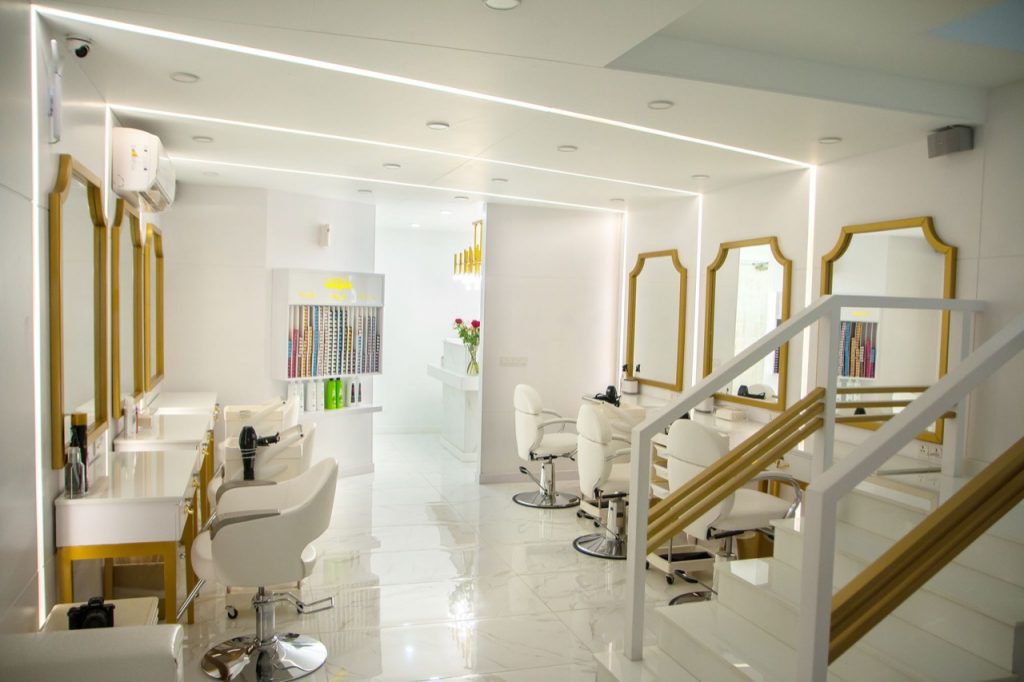 WOW 360|10 Best Beauty Salons in Karachi for Manicure & Pedicure
